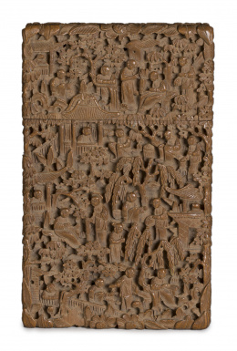 1479.  Tarjetero en sándalo profusamente tallado. Trabajo chino para la exportación, S. XIX.