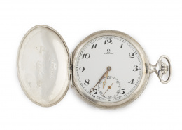 649.  Reloj saboneta OMEGA de pp. S. XX en plata 7912512