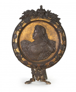 796.  “Pedro el Grande” o Pedro I de RusiaMedallón conmemorativo de hierro colado dorado y patinado.Trabajo Ruso, S. XVIII - XIX.