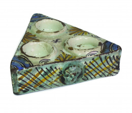 1041.  Especiero de cerámica esmaltada de la serie tricolor.Talavera, S. XVII
