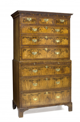 1048.  Chest on chest Jorge II en madera de caoba y palma de caoba.Inglaterra, mediados S. XVIII