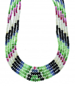 703.  Collar de cinco hilos de zafiros azules, zafiros rosas, zafiros blancos y esmeraldas facetados de tamaño creciente