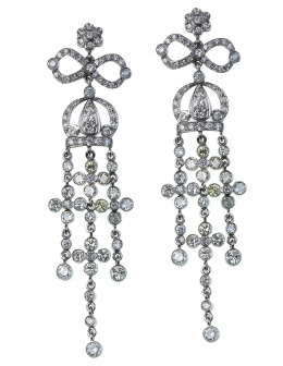 659.  Pendientes largos de brillantes con lazo, corona y cascadas de flores colgantes