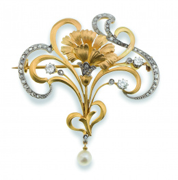 56.  Broche Art-Nouveau con flor entre cintas entrelazadas de diamantes y perla colgante en la parte inferior