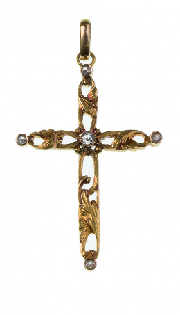 58.  Cruz colgante Art-Nouveau con brillantes en centro y extremos de los brazos sobre formas vegetales caladas