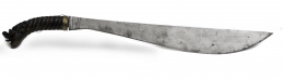 1000.  Espada, con mango de madera tallada con un león.Trabajo filipino, S. XIX.