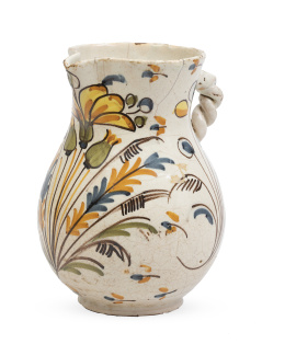 711.  Jarro de cerámica esmaltada con claveles.Talavera, segunda mitad del S. XVIII.