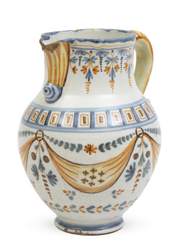 632.  Jarro de cerámica esmaltada con decoración de pabellones.Talavera, S. XIX.