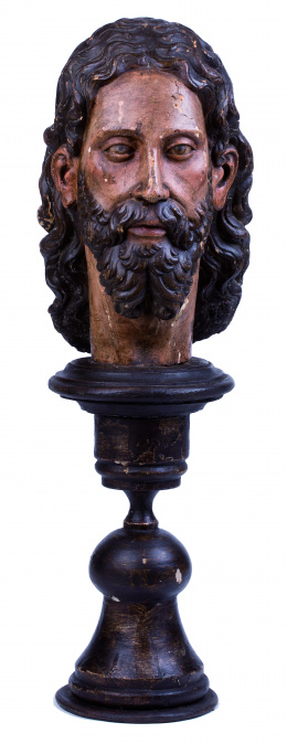977.  Cabeza de SantoEscultura en madera tallada y policromada.S. XVI.
