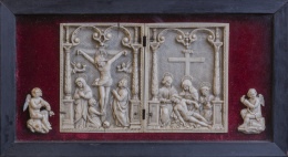 350.  Crucifixion y descendiemiento.Díptico de marfil tallado.Trabajo francés, segunda mitad del S. XVI.