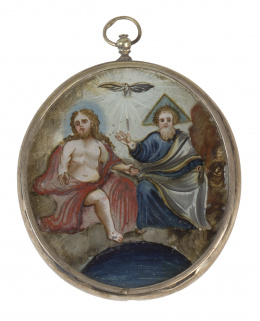 986.  Medalla devocional, pintada bajo cristal La Trinidad y la Dolorosa y marco de plata.Trabajo español, S. XIX