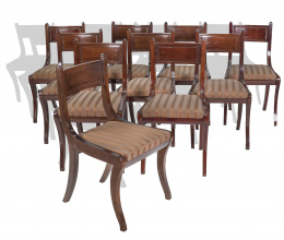 568.  Conjunto de diez sillas de comedor, S. XX