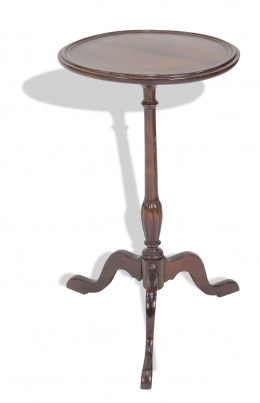 1213.  Velador estilo Jorge III con pies de trípode, pp. del S. XX.