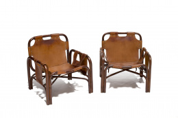 1213.  Pareja de butacas con asiento de cuero. Trabajo Italiano. S. XX.