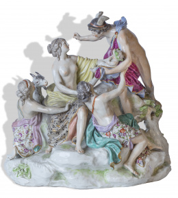 602.  Hermes y Venus.Grupo escultórico de porcelana esmaltada.París, S. XIX . 