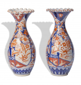 822.  Pareja de jarrones de porcelana esmaltada.Japón, S. XIX. 