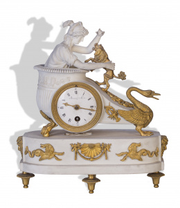 1060.  Reloj de sobremesa de biscuit y bronce, con Leda y el cisne.Trabajo imperio, primer cuarto del S. XIX.