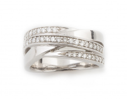 298.  Sortija asimétrica con tres aros entrelazados brillantes