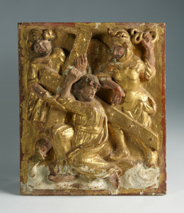 511.  Altorrelieve en dorado “Jesús con la Cruz  a cuestas” Madera en estofadoTrabajo centroeuropeoS. XVIII.
