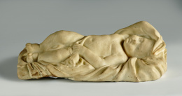 1265.  “Niño dormido con el cuerno de la abundancia”En mármol tallado.Trabajo italiano, S. XIX..