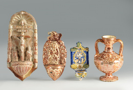 1167.  Benditera  de reflejo metálico con representación de San Antonio, Manises S.XVIII.Benditera de cerámica, Manises pardalot S.XIX.