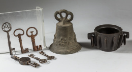 521.  Campana de animas en bronce fundido S. XVIII.