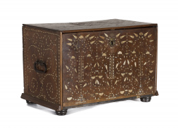 882.  Escritorio de taracea plateresca en madera de nogal y hueso.Trabajo aragonés, mediados S. XVI.