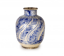 458.  Orza de cerámica esmaltada en azul.Persia, S. XVIII - XIX.