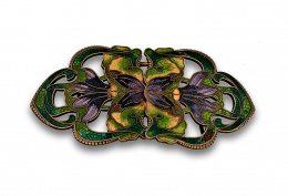 57.  Hebilla Art Nouveau  de esmaltes con lirios y hojas ,en metal dorado