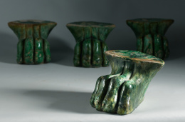 373.  Cuatro pies de garra en cerámica esmaltada de verdeTrabajo Andalusí S. XV.