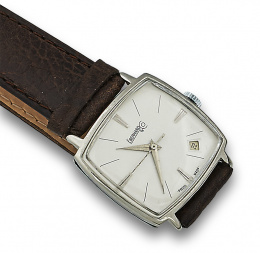 675.  Reloj EBERHARDT and CO cuadrado años 60, en acero.