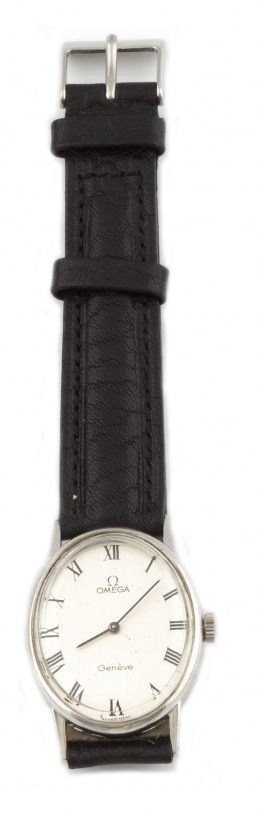 671.  Reloj OMEGA en acero.