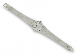 685.  Reloj de sra  OMEGA de Ville ,años 60 en oro blanco de 18K .