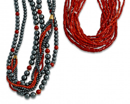 752.  Lote doce collares de coral y tres de coral y hematites.
