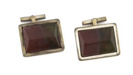 848.  Gemelos con grandes piezas rectangulares de rosa-verde realizados en plata