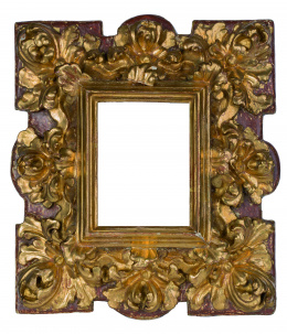 564.  Marco barroco de madera tallada, estucada y dorada.Trabajo español, S. XVII.