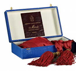 652.  Dos fajines militares en su caja original