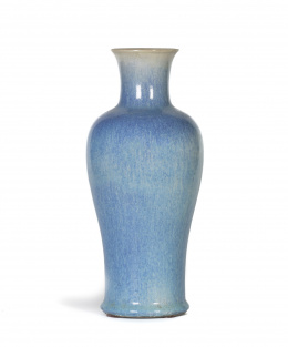 696.  Jarrón “flambé-glazed” azul. China, dinastía Qianlong, S. XVIII.