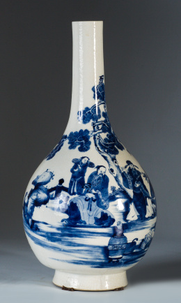 746.  Jarrón en porcelana azul y blanca.China, S. XVIII