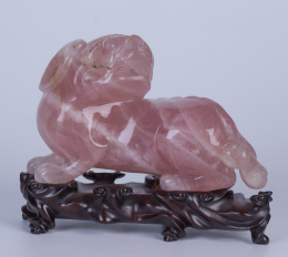 1039.  Quimera en cuarzo rosa.Dinastía Qing, pp. del S. XX.