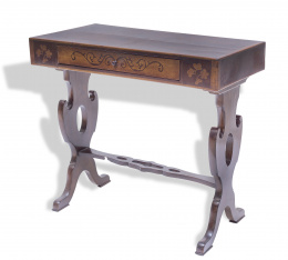 1200.  Mesita auxiliar de madera de castaño y marquetería.Trabajo español, S. XIX