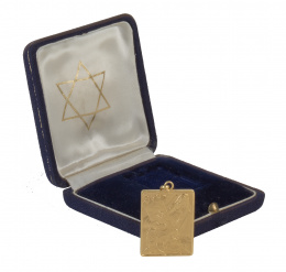 532.  Medalla conmemorativa en plata dorada y oro, trabajo judio.
