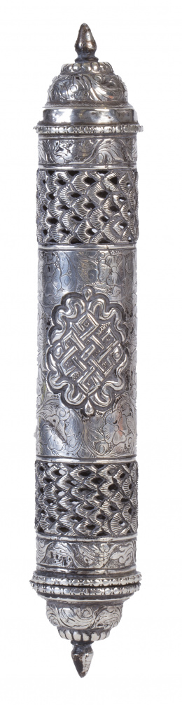 536.  Rollo de la Torá de plata de decoración grabada, repujada y calada, S. XIX