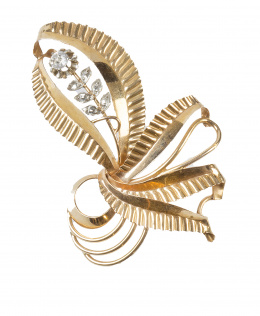 119.  Broche portugués S. XIX con diseño de ramo de flores adornado con símil diamantes