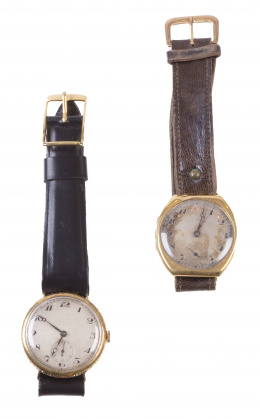 364.  Lote formado por tres relojes de pulsera 