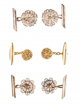 67.  Lote de tres parejas de gemelos charros de filigrana de pp. S. XX