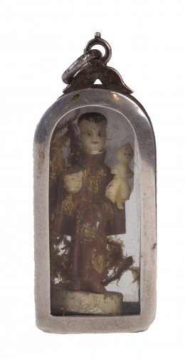 984.  Capillita con marco de plata con San Antonio en marfil policromado y tallado.Trabajo español, S. XVIII - XIX