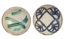 915.  Dos escudillas en cerámica con decoración esmaltada en verde y azul.Teruel, S. XV-XVI