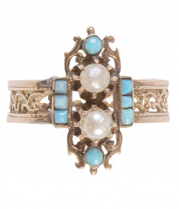 29.  Sortija lanzadera S.XIX con dos perlas finas centrales rodeadas de turquesas 