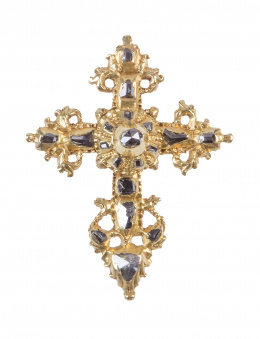 8.  Cruz colgante popular de diamantes talla tabla y rosa  S. XVIII-XIX 